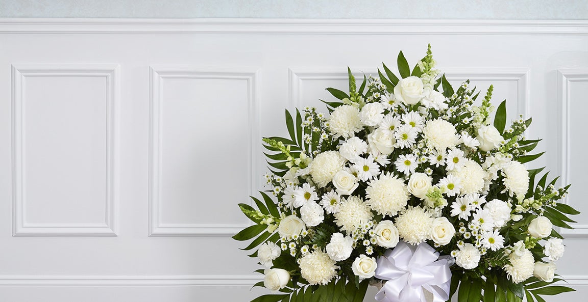 tips-on-how-to-send-flowers-to-a-funeral-1800flowers