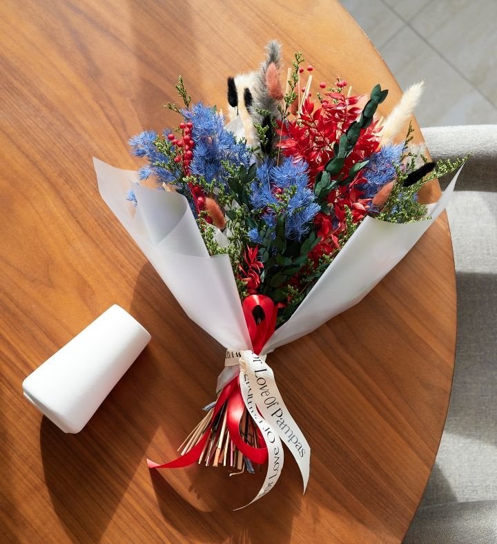 Mistletoe Dried Bouquet