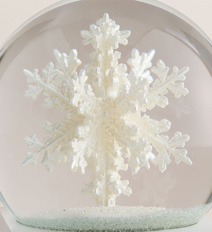 Snowflake Snow Globe By CoolSnowGlobes