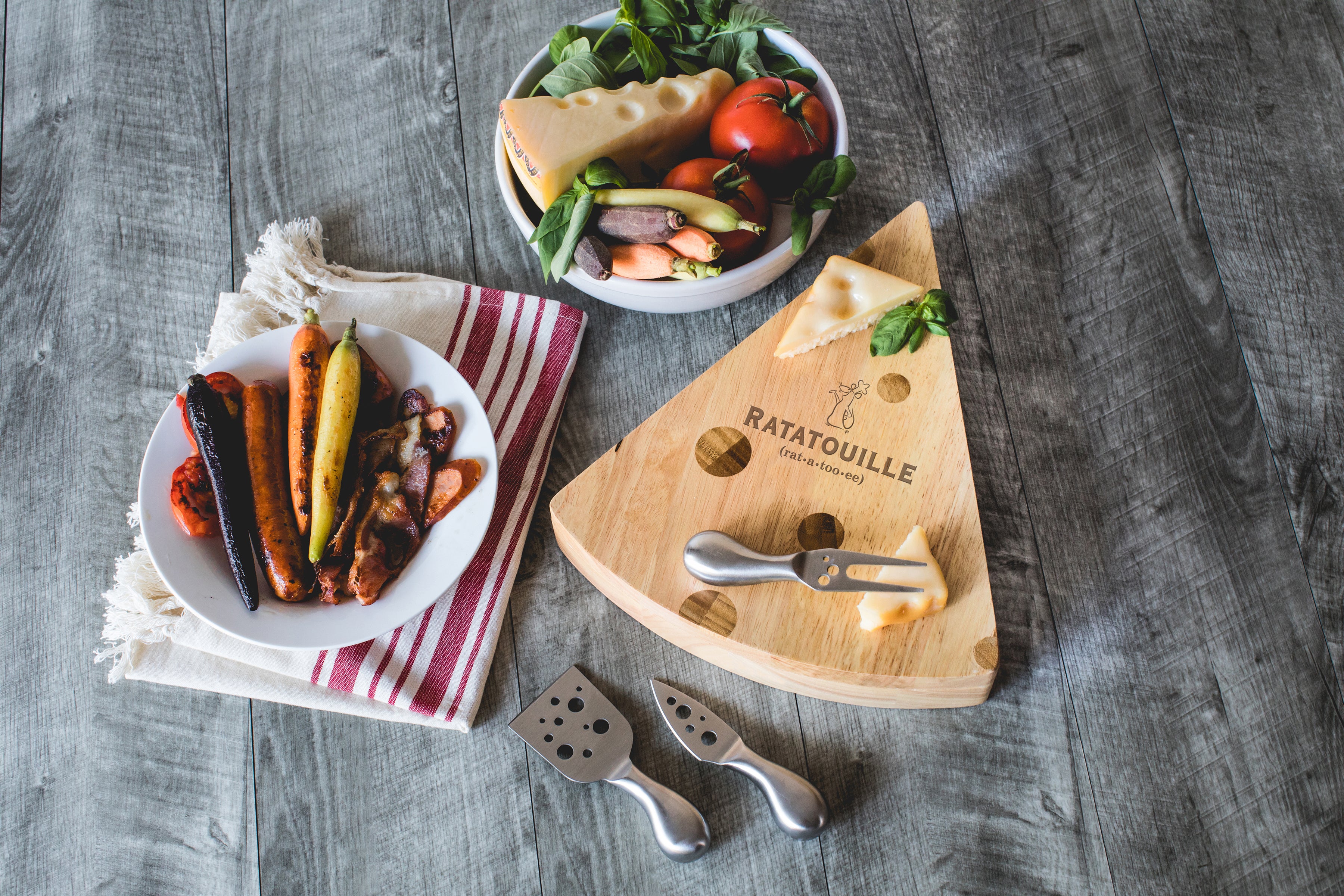 Ratatouille - Swiss Cheese Cutting Board & Tools Set