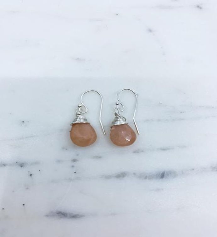 Jill Short Drop Earring In Peach Moonstone - Silver