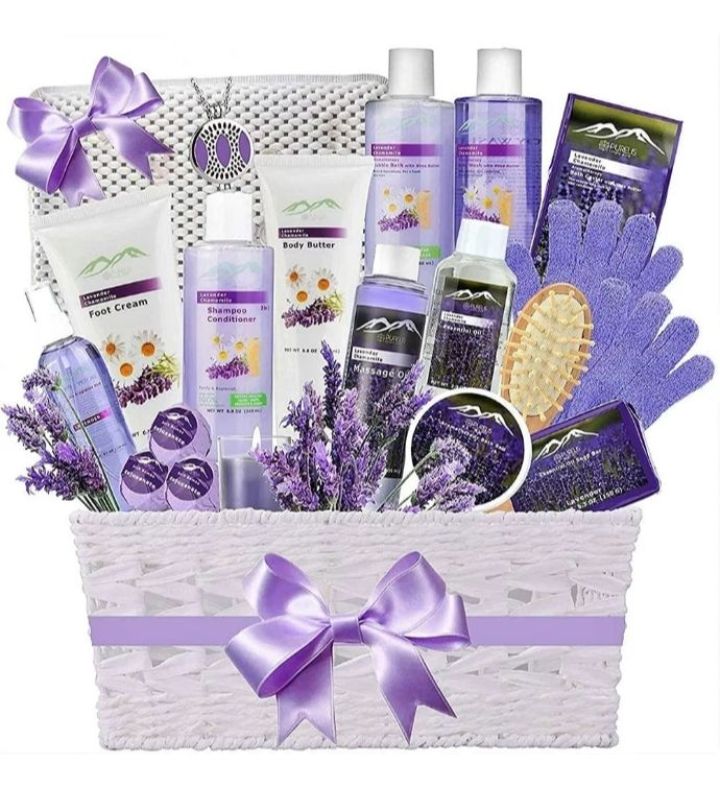 Deluxe Lavender & Chamomile 22 Piece Bath Gift Basket Necklace Spa Pillow