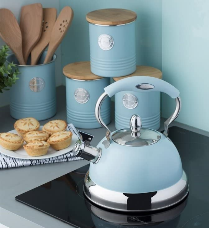 New Smeg Whistling Kettle