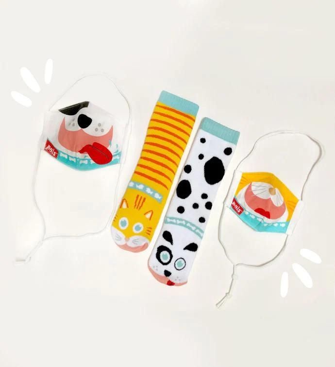 Cat & Dog Pals Socks And Face Mask Bundle