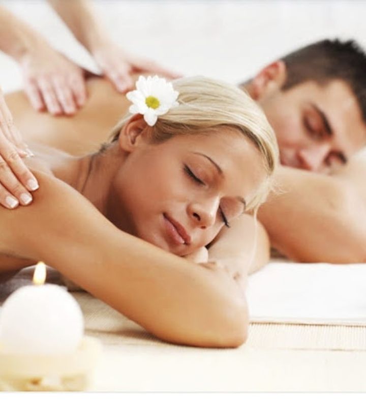 Couples Massage With Sugar Scrub Foot Massage