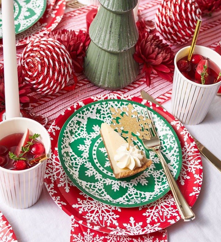 Jolly Snowflake Large Plates  10 Per Pack