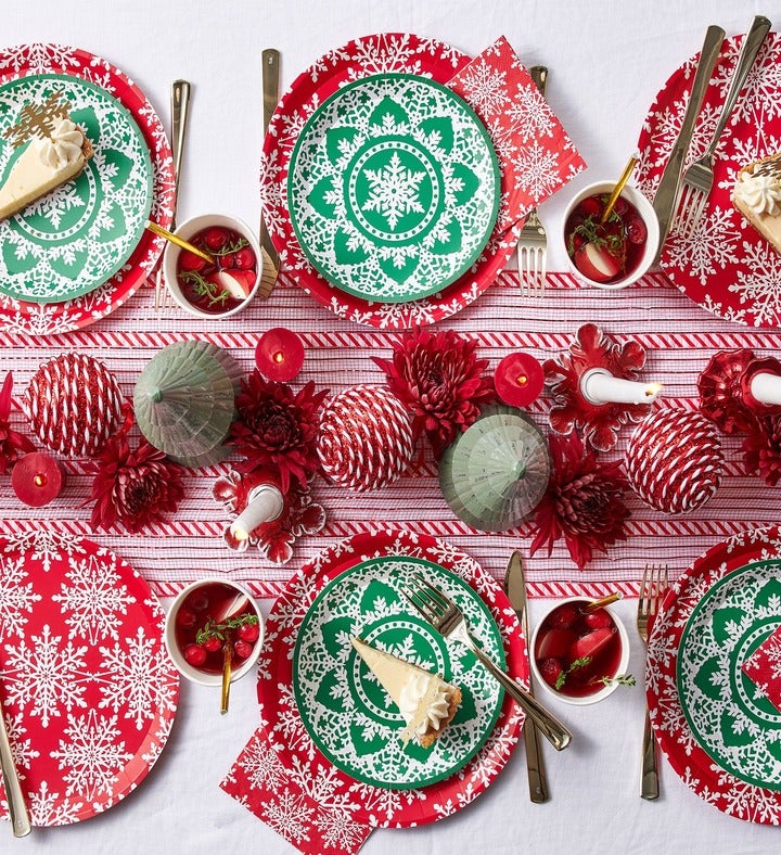 Jolly Snowflake Large Plates  10 Per Pack