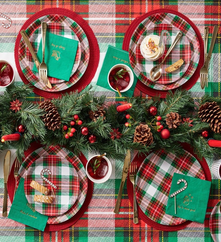 Winter Plaid Large Plates  10 Per Pack