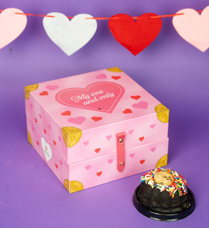 Sweet Hearts Bloom Box With Cake