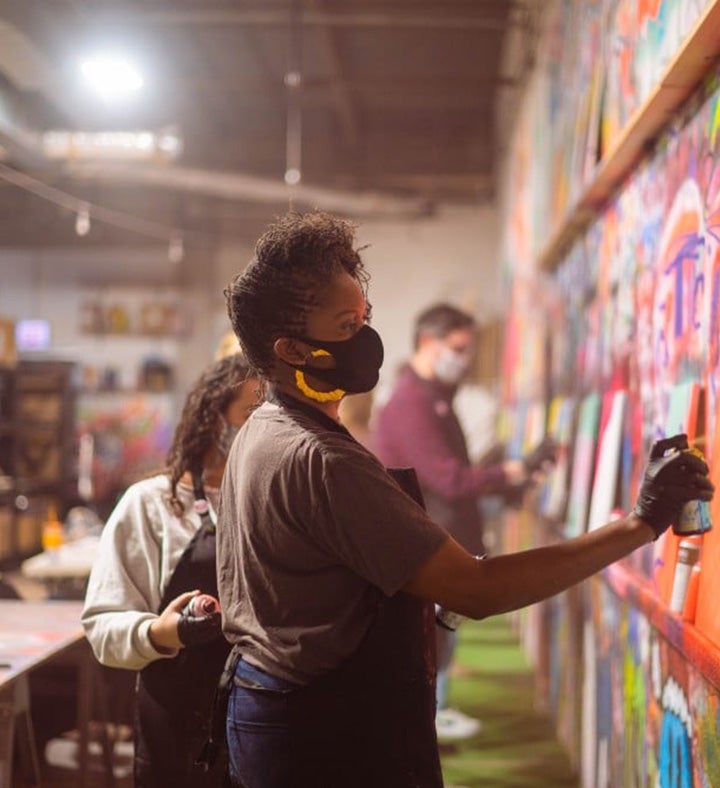 Spray Paint And Sip Experience For Two   Chicago