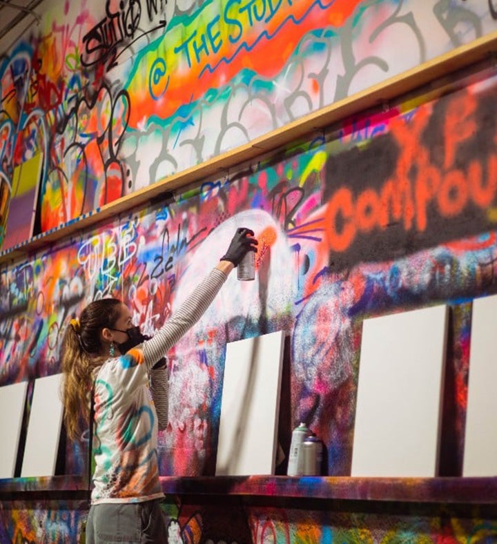 Spray Paint And Sip Experience For Two   Chicago