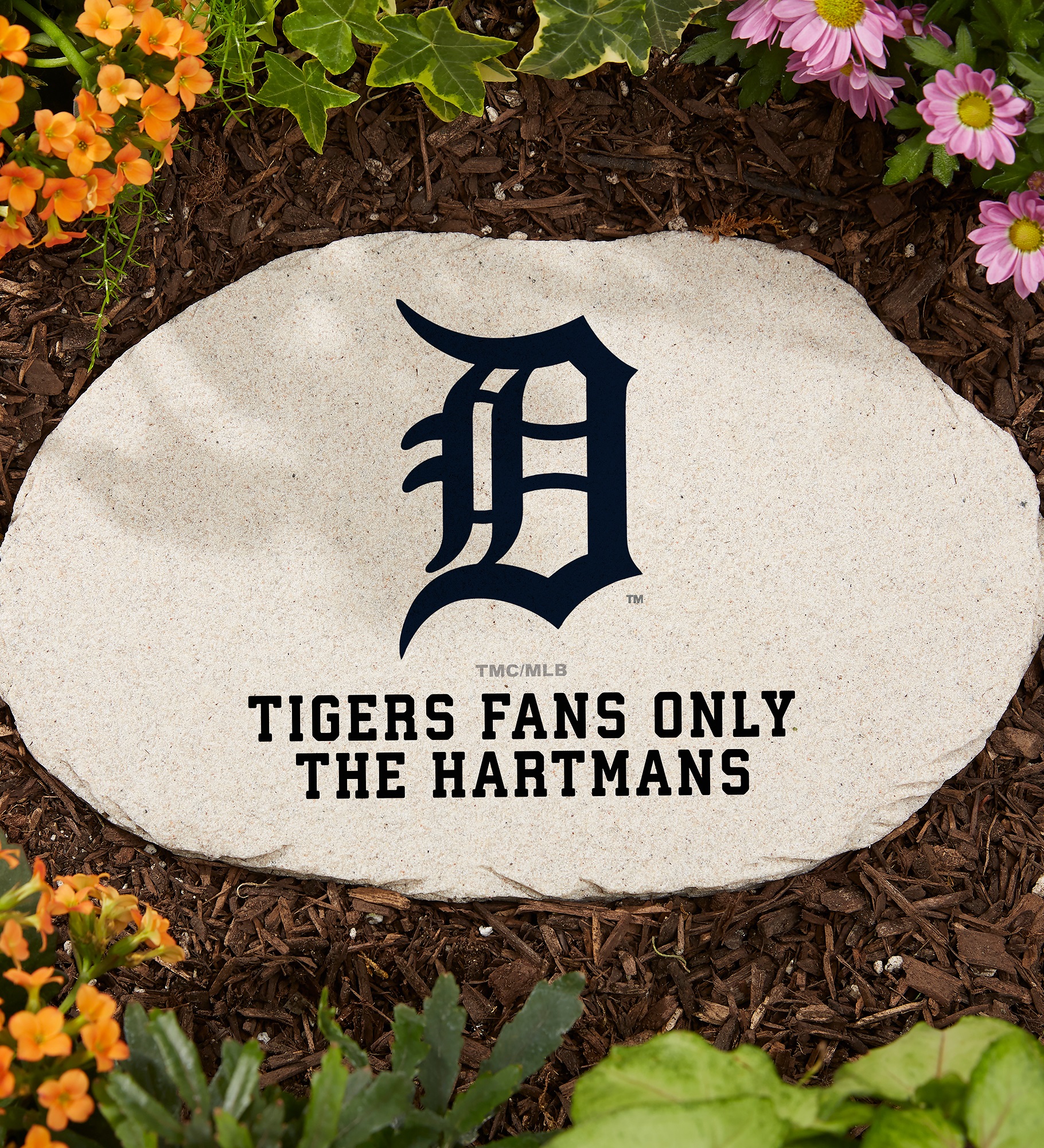 MLB Detroit Tigers Personalized Round Garden Stone