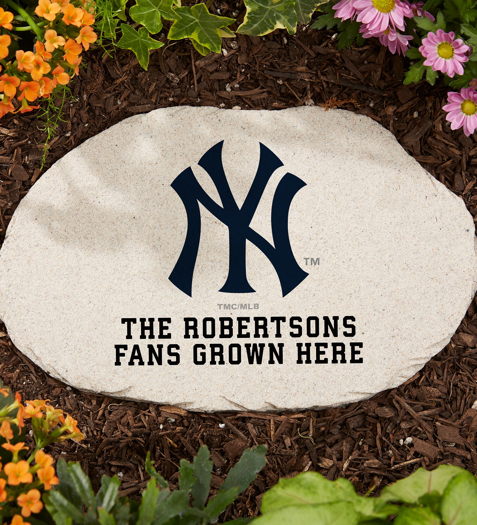 MLB New York Yankees Personalized Round Garden Stone
