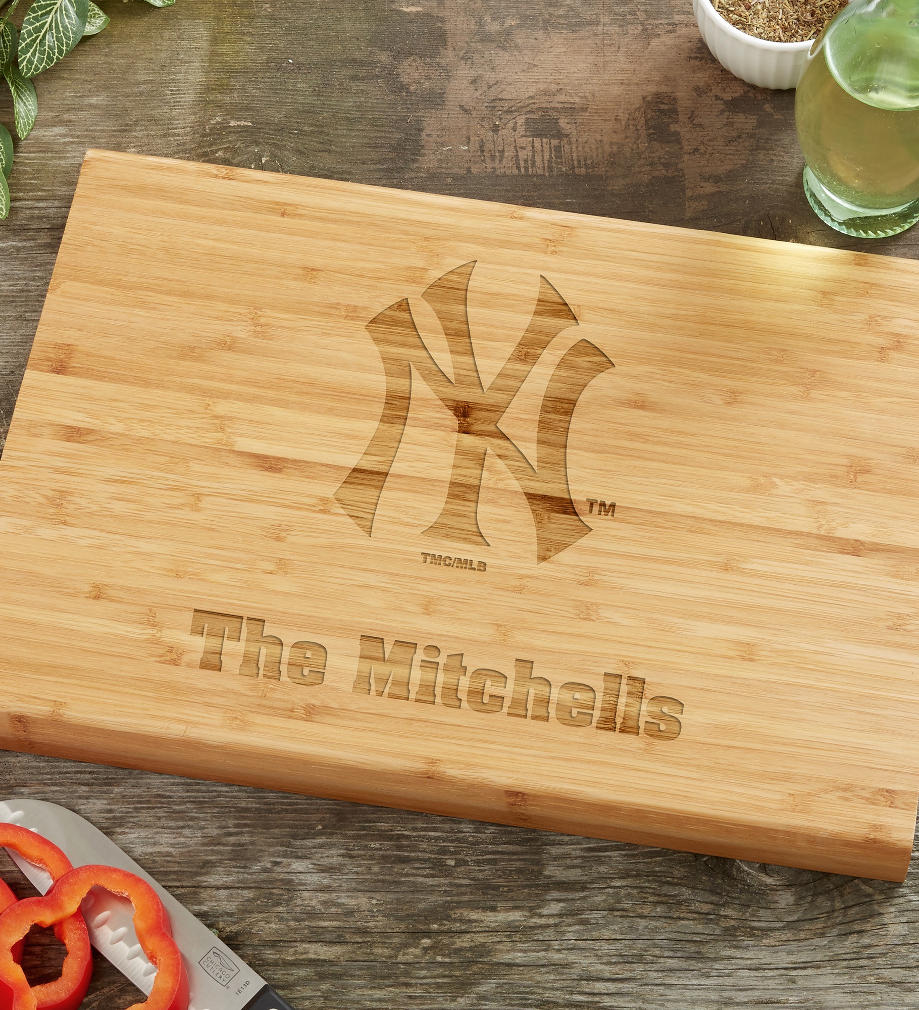 MLB New York Yankees Personalized Bamboo Cutting Board