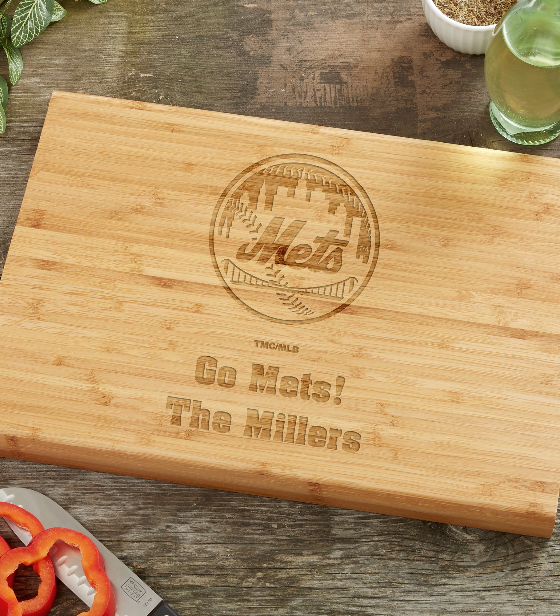 MLB New York Mets Personalized Bamboo Cutting Board