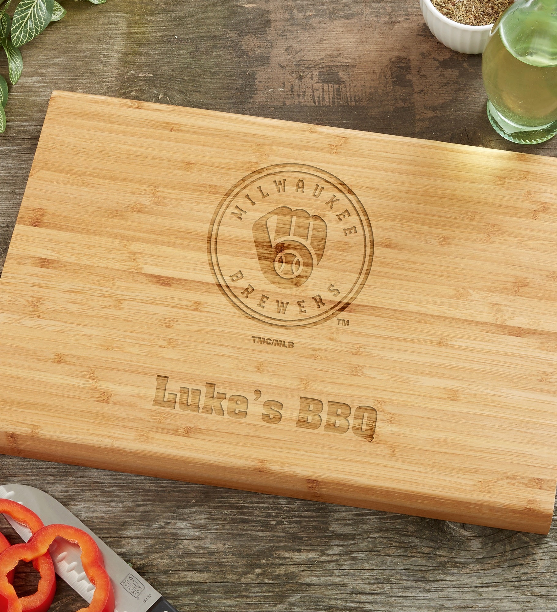 MLB Milwaukee Brewers Personalized Bamboo Cutting Board