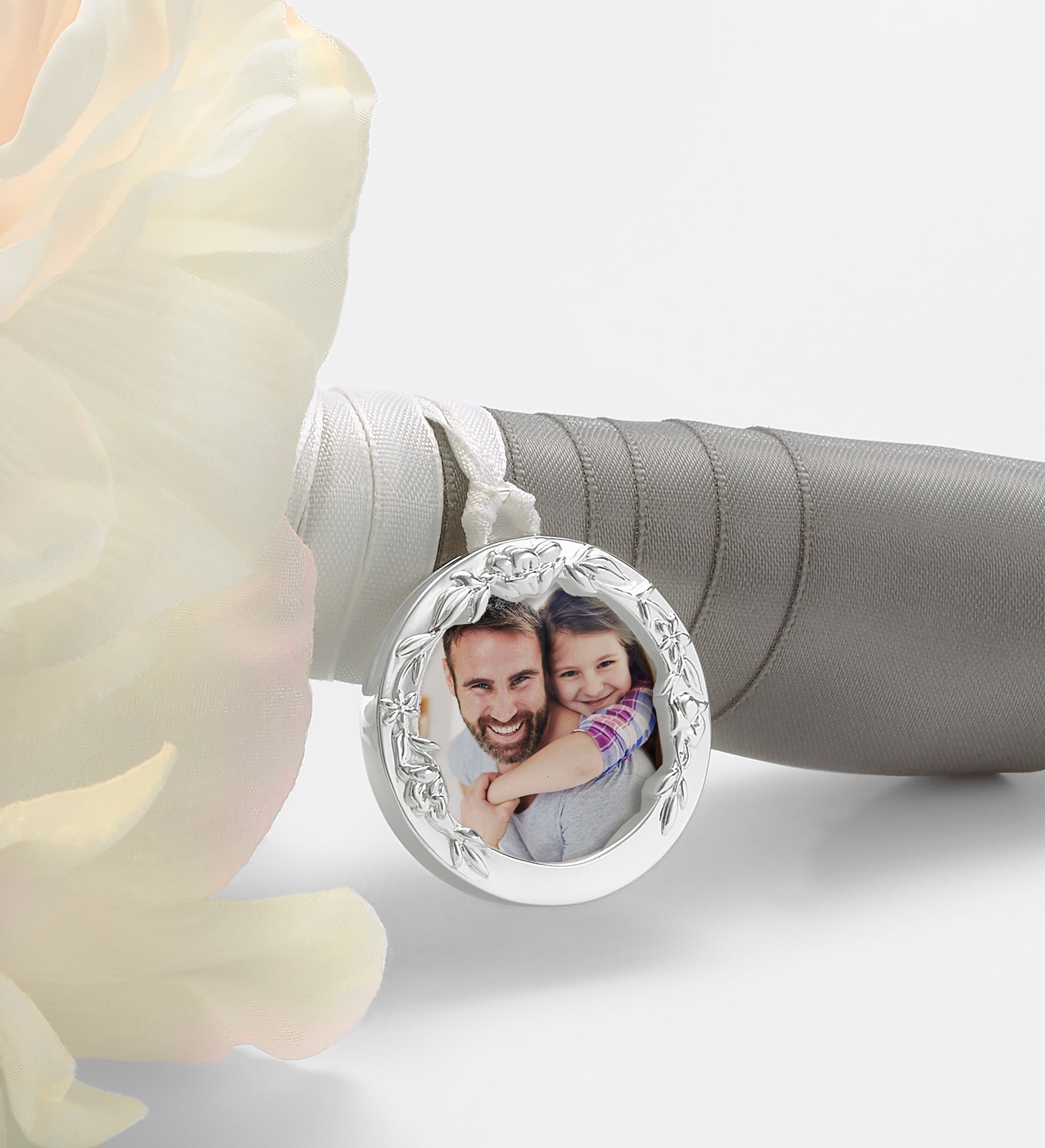 Kittenish Engraved Round Bouquet Photo Charm